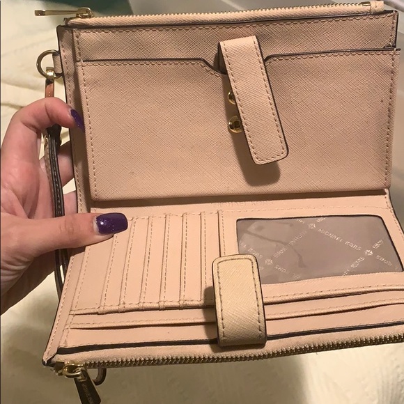 Michael Kors double zip wallet dusty Rose color - Picture 4 of 5
